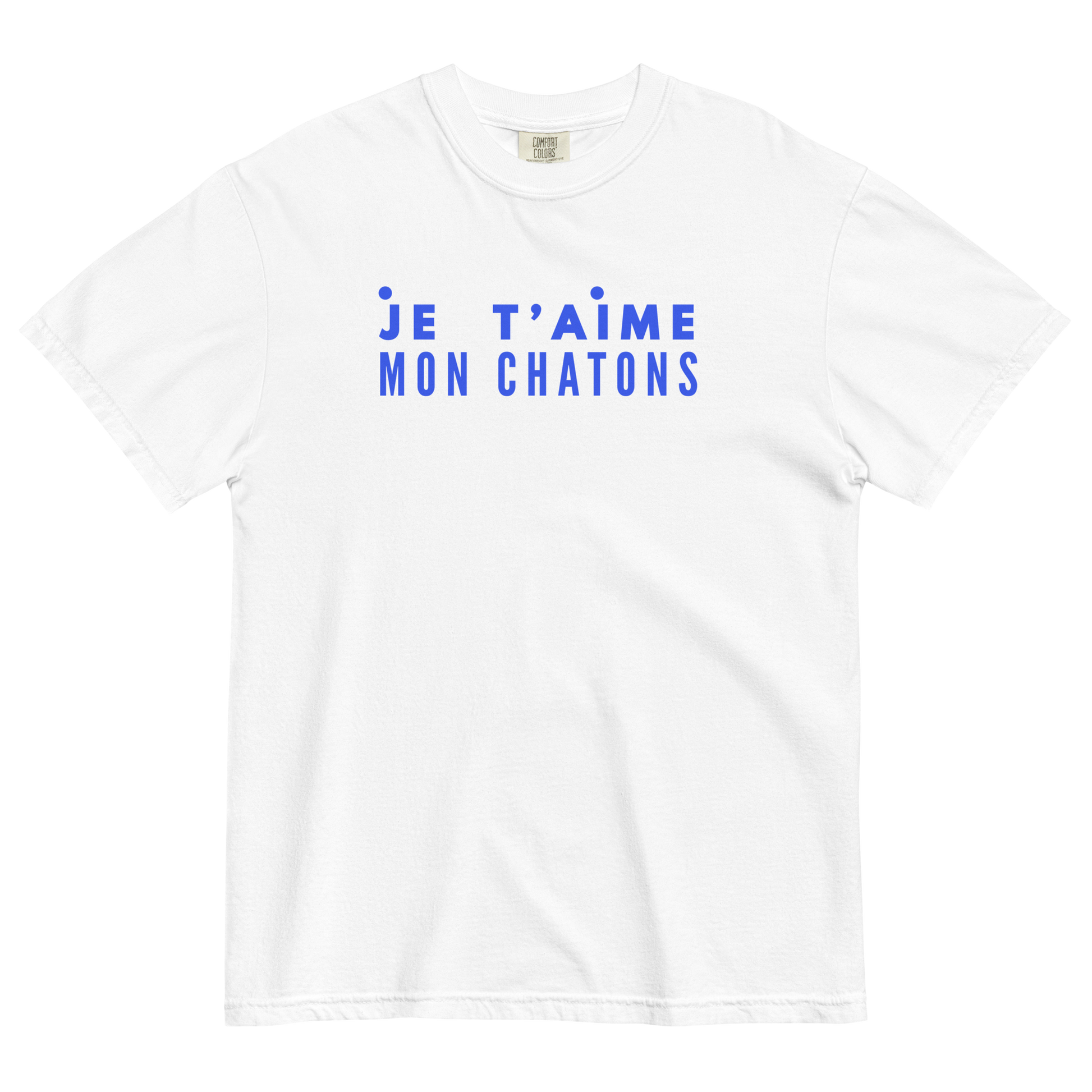 White t-shirt with blue text 'Je t'aime mon chatons' on a white background