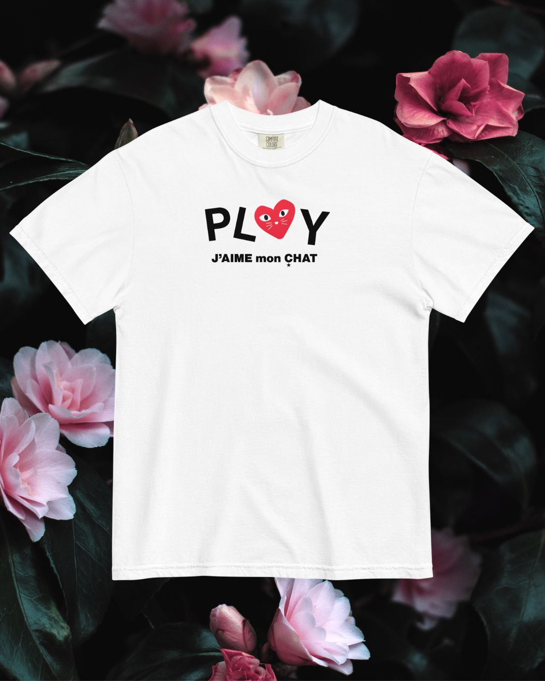 White t-shirt with 'PLAY' and 'J'AIME mon CHAT' text on a floral background