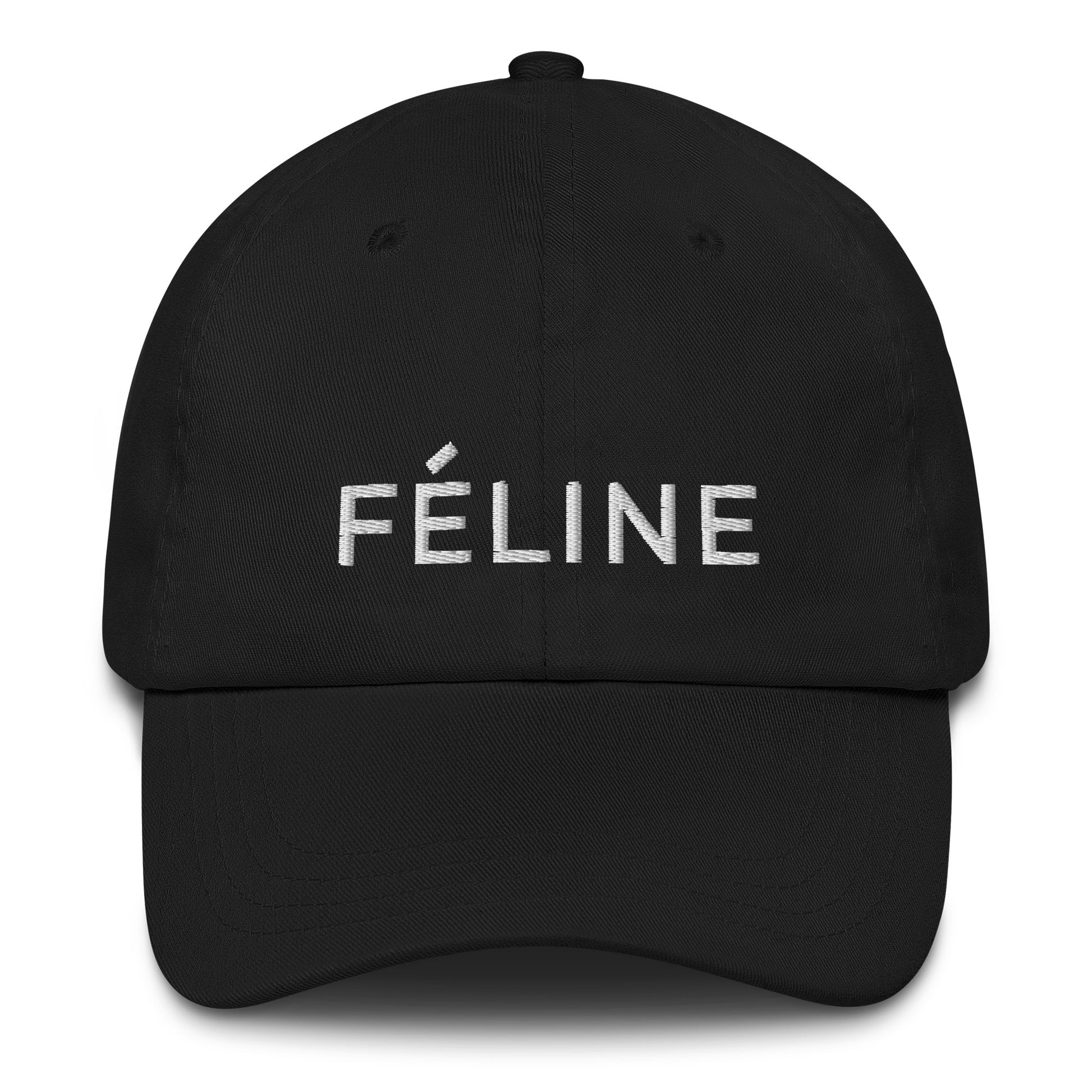 Black cap with 'Féline' embroidered on a white background