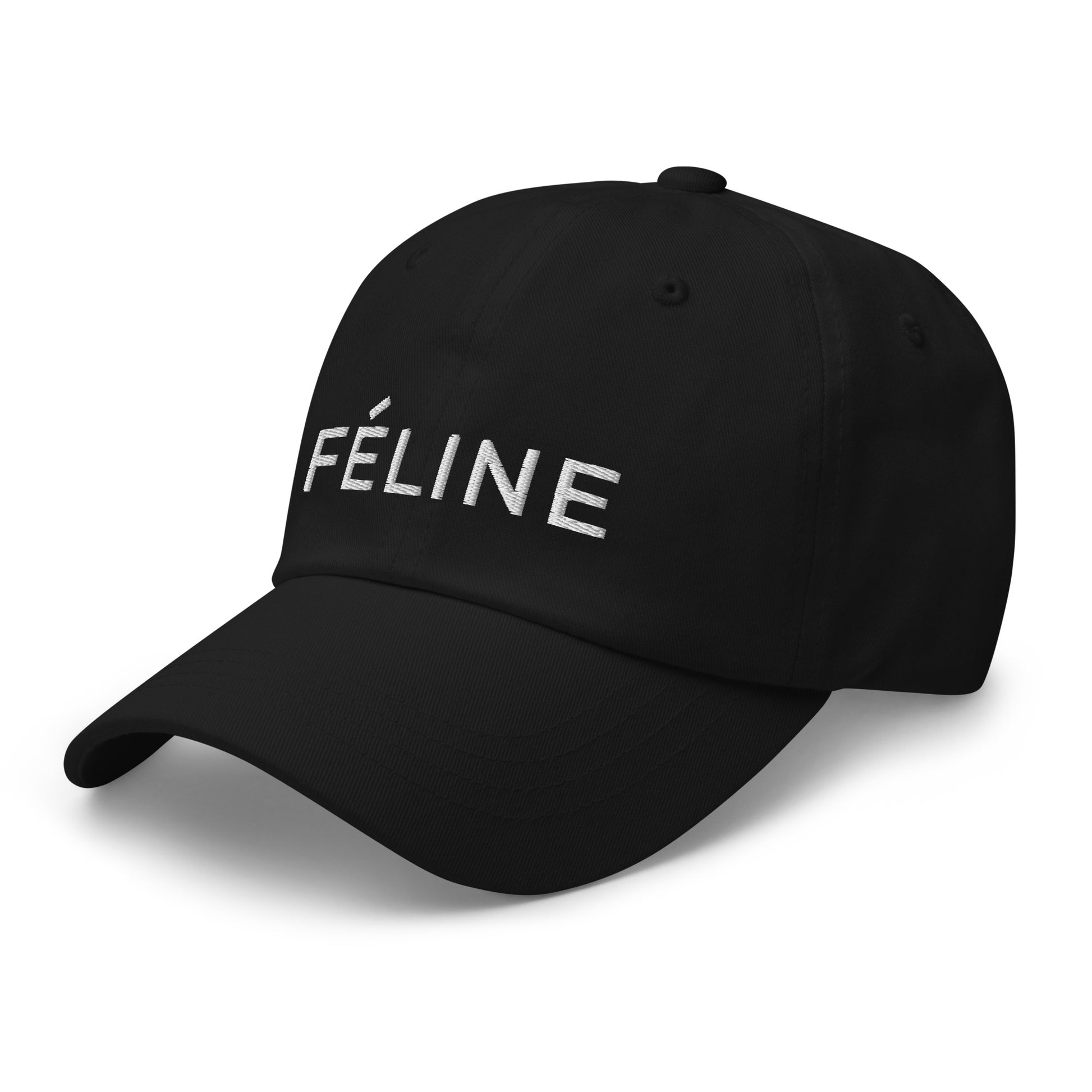 Black cap with 'Féline' text on a white background