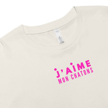 Beige t-shirt with pink text 'j'aime mon chatons' on a white background