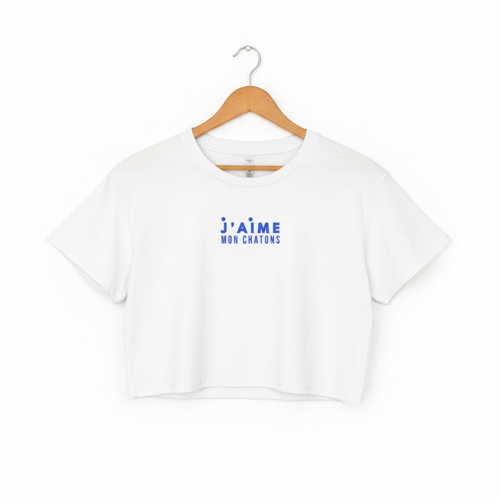 White t-shirt with blue text 'j'aime mon chatons' on a white background