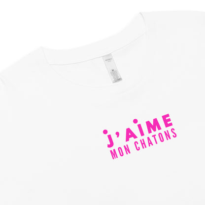 White t-shirt with pink text 'j'aime mon chatons' on a white background